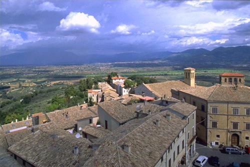 L'Arco Romanico Montefalco Exterior photo